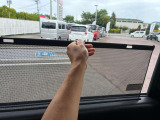 眩しい日差しから守ってくれるロールサンシェード 使わないときはスッキリなおせます