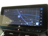 メーカー装着の12.3インチディスプレイオーディオ(コネクティッドナビ対応)を装備しております。