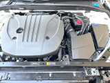 当店の認定中古車(VOLVO APPROVED CAR)はメーカー基準の車齢・走行に応じた内外装・機関の176項目もの項目に厳密な点検を実施。すべての基準を満たした自信を持ってお届けする中古車です。