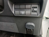 運転席下、各種操作スイッチ