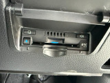【ETC車載器】がついておりますので高速道路などの有料道路の料金所を停止することなく通過できます。当店でセットアップも可能ですのでご納車当日よりご利用いただけます。