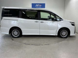 安心感のある力強い走り。静かな車内で家族とのおしゃべりが盛り上がります。