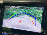 【バックカメラ】駐車時に後方がリアルタイム映像で確認できます。大型商業施設や立体駐車場での駐車時や、夜間のバック時に大活躍!運転スキルに関わらず、今や必須となった装備のひとつです!