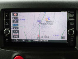 【ナビ】メモリーナビ(MM517D-W)付きです。目的地を設定すれば初めての場所でも簡単に行くことができます。もちろん音楽だって聴けちゃいます♪