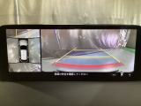 狭い場所での駐車やすれ違いなどでより的確な運転操作に役立つ360&deg;ビューモニターが装備されています。