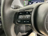 ステアリングにオーディオ操作スイッチが付いています。オーディオ画面に直接タッチしなくても操作が出来ますので、運転に集中できます。