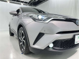 フォグランプ装着車です。暗い夜道の車両前方を明るく照らします