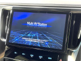 【メーカー純正9インチナビ】インテリアに溶け込むスタイリッシュな「専用設計」メーカーナビを装備♪視認性や操作性など基本性能にも優れ、より上質なカーライフをお楽しみいただけます。