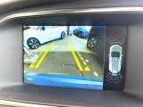 【パークアシスト・カメラ】駐車時に後方がリアルタイム映像で確認できます。大型商業施設や立体駐車場での駐車時や、夜間のバック時に大活躍!運転スキルに関わらず、今や必須となった装備のひとつです!