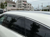 ルーフレール付きですので、キャリアをつければたくさんお荷物も載せられます。
