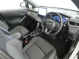 シンプルで使いやすいデザインの運転席です。