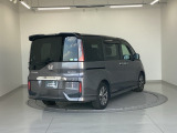 バックカメラが付いているのでバックでの車庫入れも安心です。
