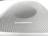 【harman kardon】ハーマンカードンのHi-Fiスペシャリストと共に、モデル別に開発・設計された専用チューニングが臨場感溢れる音響空間を実現しています。