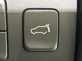 【パワーバックドア】スマートキーや運転席のボタンを押すだけでリアゲートが自動で開閉します!荷物を持っている時や、高い位置にあるバックドアを閉める際に便利な機能です♪