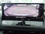 バックカメラも付いて車庫入れも安心です。