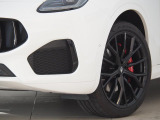 Grecale GTインテルニロッ 300馬力(カタログ値)純正OP総額:2,530,000円 スポーツプレミアムレザー・21インチクリオホイール・スポーツパッケージ・パノラマサンルーフ