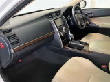 豪華な内装で運転も楽しくなりますよ♪