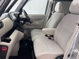 【車内ルームクリーニング済】専門スタッフにより車内はきれいにルームクリーニングを行っております。