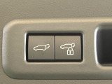 【パワーバックドア】スマートキーや運転席のボタンを押すだけでリアゲートが自動で開閉します!荷物を持っている時や、高い位置にあるバックドアを閉める際に便利な機能です♪