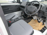 視界が良く運転性の良いフロントシート