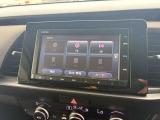 カーナビ付きです。カーナビの機能や保証につきましては、担当スタッフまでお尋ねください。