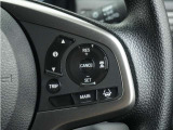◆アダプティブクルーズコントロール◆予め設定した車速内でクルマが自動的に加減速。前走車との適切な車間距離を維持しながら追従走行します。【LKAS】車線維持支援システムでステアリング操作を支援。