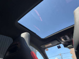 サンルーフが装備されている場合の車両は、開放感がありドライブを楽しくさせてくれます。
