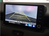 ◆リアワイドカメラシステム◆3種類の表示で後方確認をサポート♪セレクトレバーを「R」の位置に入れるとカメラ画像に切り替え。ノーマルビューでは従来のリアカメラと同様の標準的なビューで表示します!