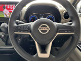 ステアリングスイッチも付いてます(*'&omega;'*)ナビの音量調整などもハンドルのスイッチでできるので便利です(*^▽^*)