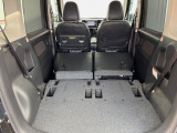 普段のお買い物や通勤、送迎等に十分な荷室スペースを確保しております。セカンドシートを倒すと、大きな荷物の積載も可能です♪