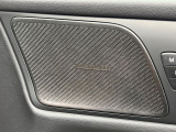 【harman kardon】ハーマンカードンのHi-Fiスペシャリストと共に、モデル別に開発・設計された専用チューニングが臨場感溢れる音響空間を実現しています。