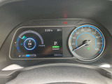 メーター内のディスプレイには運転をサポートするさまざまな情報を表示。
