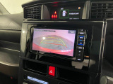 後方の死角をしっかりカバーするバックカメラ付き。駐車が苦手な方にも安心です。