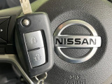 【キーレス】少し離れた場所からでもボタン一つでドアの開錠・施錠ができるのでとっても便利!ドアの鍵穴周りに傷をつけることもありません♪