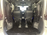 【トランク】積み込みやすくて、たっぷり積める荷室です。シートアレンジできるものは、乗車人数と荷物の量や大きさによってシートを動かすことができるので、より快適なドライブが可能です!