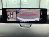 狭い場所での駐車やすれ違いなどでより的確な運転操作に役立つ360&deg;ビューモニターが装備されています。
