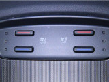 前席にシートヒーター&シートベンチレーションを装備しております。