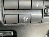 ガソリンを節約するのがアイドリングストップ。普段通りの運転で状況に応じてクルマ自身が判断してアイドリングストップし、エコドライブを行って経済的な走行を実現します