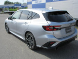 SUBARUは安心安全をご提供するため視界の良さにこだわった車作り。後方視界も良好です。