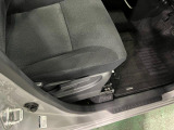 痛みの出やすい運転席シートの角、フロアマット、座面、ともに良好です