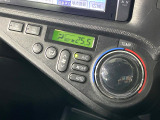 【オートエアコン】一度お好みの温度に設定すれば、車内の温度を検知し風量や温度を自動で調整。暑い&hellip;寒い&hellip;と何度もスイッチ操作をする必要はありません。快適な車内空間には必須の機能ですね♪