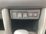 前席シートヒーター付きです。アドバンスドパーク機能で駐車苦手な方の駐車をアシストします。