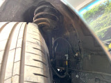 お車を安心してお乗りいただく為には、足回りの定期点検が欠かせません。サービスサポート(有償保証)では無料点検もご提供しており、安心のカーライフをお過ごしいただけるサポート体制が整っています。