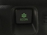 ★ECONスイッチ★ エコドライブを加速しよう!スイッチをONにすると、運転の仕方によるロスを抑え込み燃費をよくするようクルマが頑張ります(*^ー^*)燃費向上にチャレンジ♪