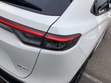 特徴的なデザインで後方からの確認しやすいLEDリアコンビネーションランプ