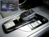 Sモード、ECOモード、NORMALモードの3種類のドライブモードの切り替えができます。
