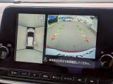 アラウンドビューモニター。上空から見下ろしているかのような映像を映し出して周囲を確認し、スムースな駐車をアシストします。