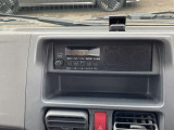 シンプルなスピーカー内蔵FM/AMラジオ