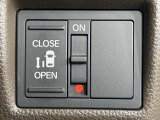 【パワースライドドア】スマートキーや運転席のスイッチでスライドドアの開閉が可能♪電動だから力を入れてドアを開ける必要が無く、小さいお子様でも、重い荷物を持っている時もラクに開け閉めできます♪