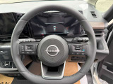 ステアリングスイッチが付いているので、運転中でも音量調整やチャンネル変更がスムーズにできちゃいます♪